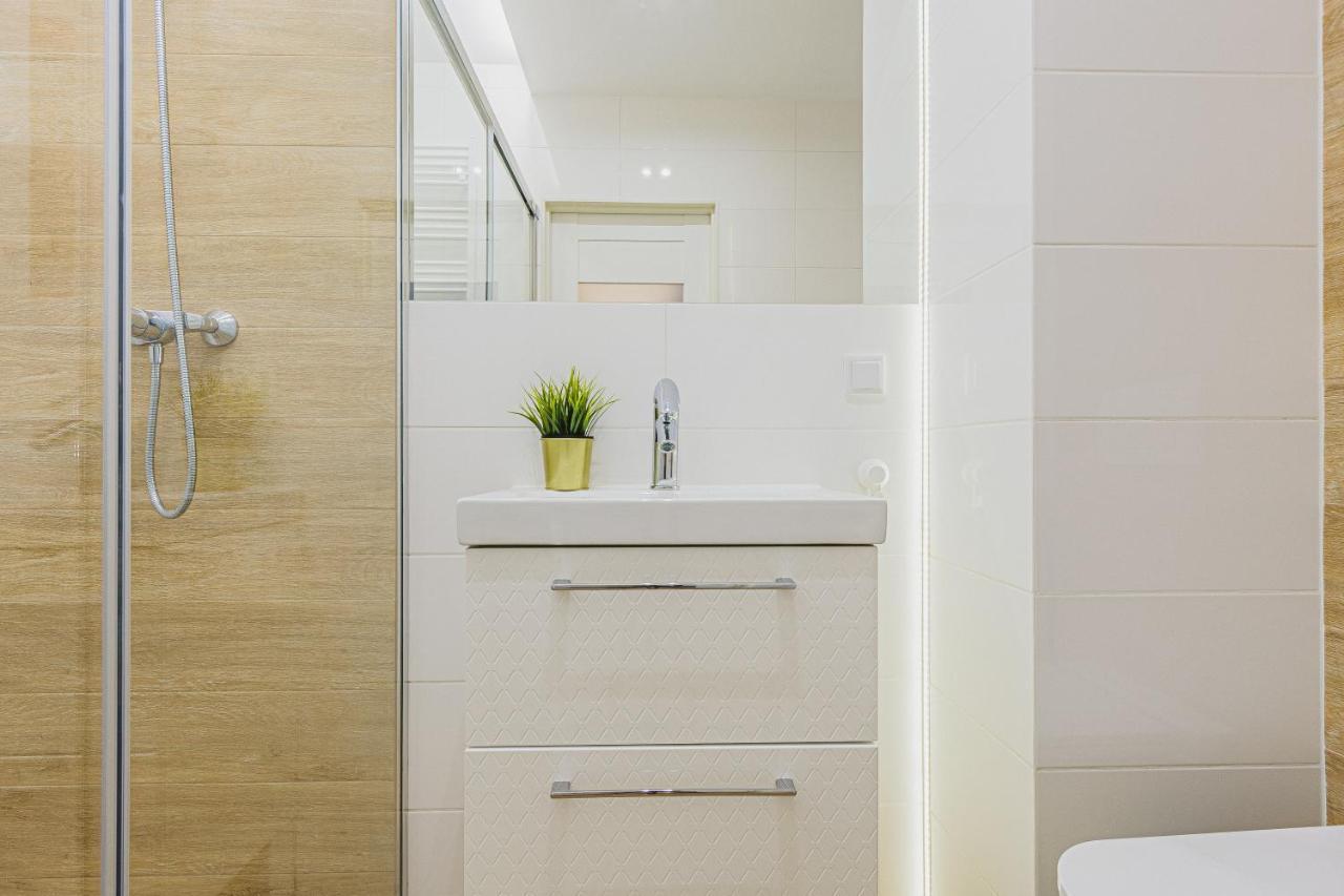 Floris Apartment Лодз Екстериор снимка