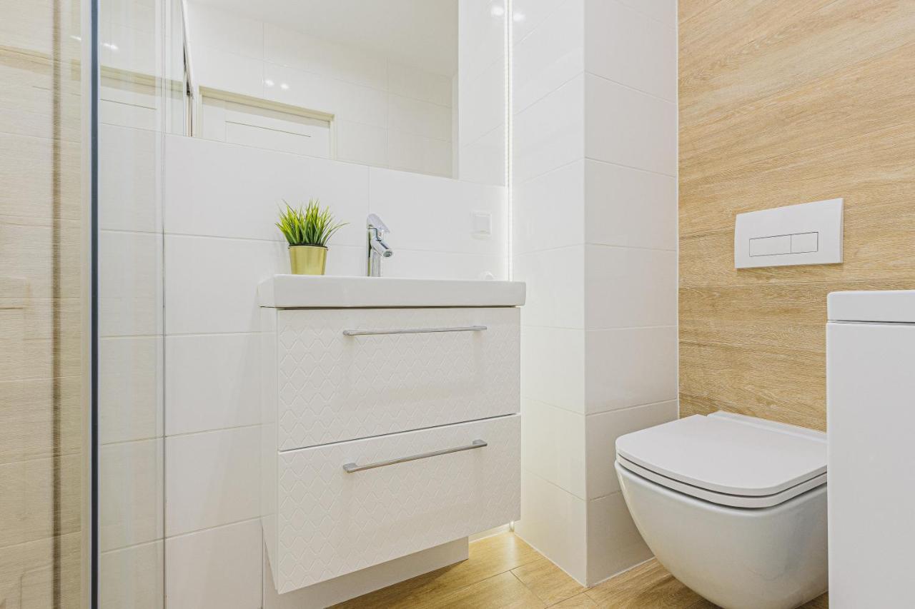 Floris Apartment Лодз Екстериор снимка